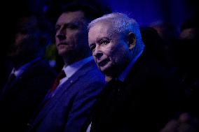 Poland's Ruling Party Leader Promises Cash Handouts Ahead Of Elections