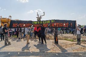 Demonstration Against Metro Line 18 - Saclay