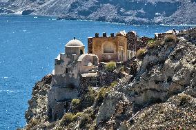 Daily Life On Santorini Island