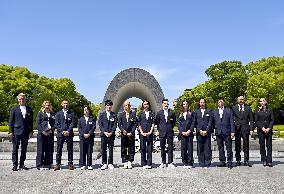 Gymnasts from G-7 nations in Hiroshima