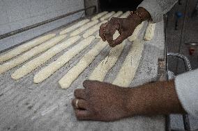 Sri Lankan-Origin Baker Makes The Best Baguette - Paris