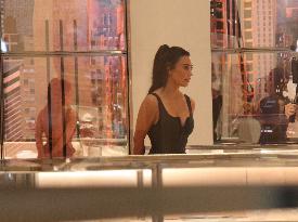 Kim Kardashian Goes Shopping At Tiffany’s - NYC