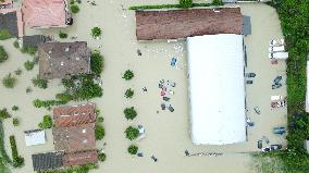 3 Dead As Heavy Rains Burst Riverbanks - Italy