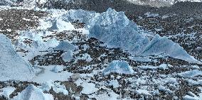 (InTibet) CHINA-TIBET-MOUNT QOMOLANGMA-RONGBUK GLACIER (CN)