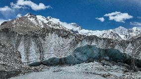 (InTibet) CHINA-TIBET-MOUNT QOMOLANGMA-RONGBUK GLACIER (CN)