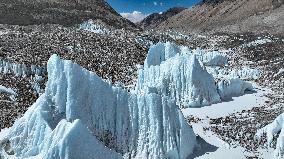 (InTibet) CHINA-TIBET-MOUNT QOMOLANGMA-RONGBUK GLACIER (CN)