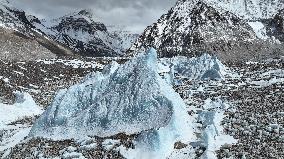 (InTibet) CHINA-TIBET-MOUNT QOMOLANGMA-RONGBUK GLACIER (CN)