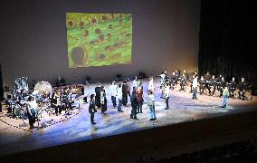 Anti-nuke play on eve of Hiroshima summit