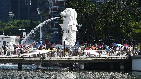 SINGAPORE-HOT WEATHER