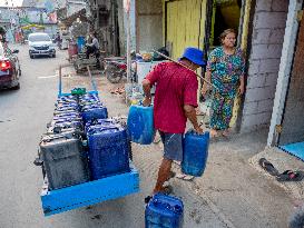 Survive With Jakarta's Water Conditions