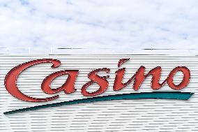 Czech Billionaire Kretinsky Seeks Casino Control - France