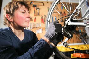 Solidarity Bike Repair Workshop - Briancon