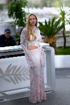 Cannes - Ester Expósito Perdidos En La Noche Photocall