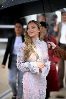 Cannes - Ester Expósito Perdidos En La Noche Photocall