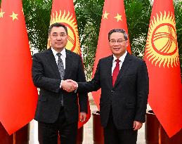 CHINA-BEIJING-LI QIANG-KYRGYZ PRESIDENT-MEETING (CN)