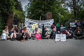 Open The Gates For The Animals On The Veluwe