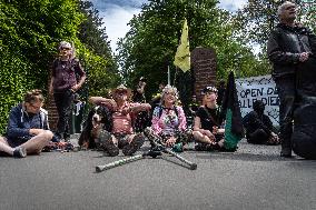 Open The Gates For The Animals On The Veluwe