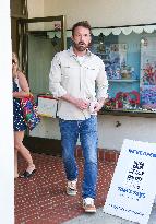 Jennifer Lopez And Ben Affleck Out Shopping - LA
