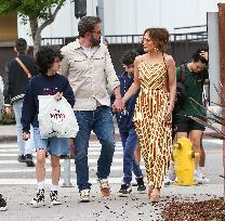 Jennifer Lopez And Ben Affleck Out Shopping - LA