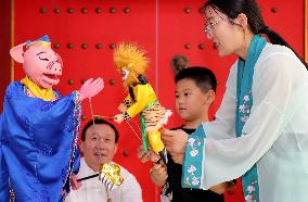 Traditional Puppet Art Popular In China