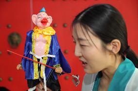 Traditional Puppet Art Popular In China