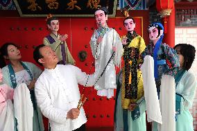 Traditional Puppet Art Popular In China