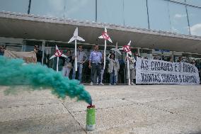 Demonstration Against Energy Predation In Spain