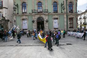 Demonstration Against Energy Predation In Spain