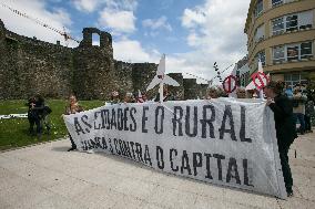 Demonstration Against Energy Predation In Spain