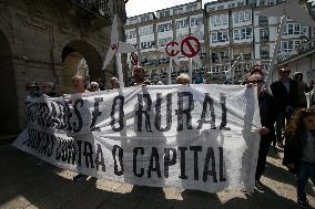 Demonstration Against Energy Predation In Spain