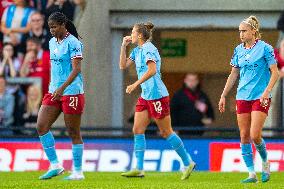 Manchester United v Manchester City - Barclays Women's Super League