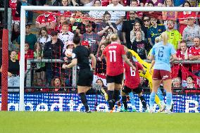 Manchester United v Manchester City - Barclays Women's Super League