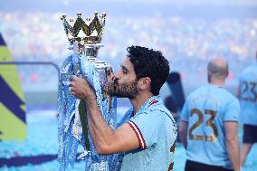 (SP)BRITAIN-MANCHESTER-FOOTBALL-PREMIER LEAGUE-MANCHESTER CITY CELEBRATION