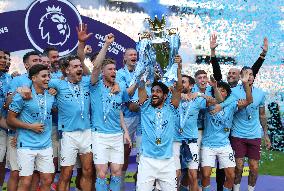(SP)BRITAIN-MANCHESTER-FOOTBALL-PREMIER LEAGUE-MANCHESTER CITY CELEBRATION