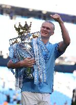 (SP)BRITAIN-MANCHESTER-FOOTBALL-PREMIER LEAGUE-MANCHESTER CITY CELEBRATION