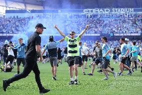 (SP)BRITAIN-MANCHESTER-FOOTBALL-PREMIER LEAGUE-MANCHESTER CITY CELEBRATION