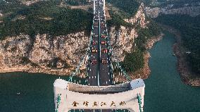 CHINA-GUIZHOU-JINSHA-BRIDGE-STATIC LOAD TESTING (CN)