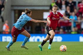 Manchester United v Manchester City - Barclays Women's Super League