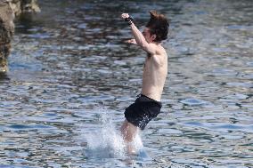 Louis Partridge At The Eden Roc - Antibes