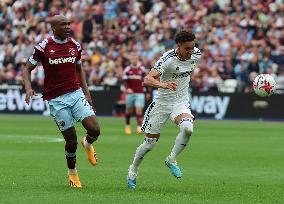 West Ham United v Leeds United - English Premier League