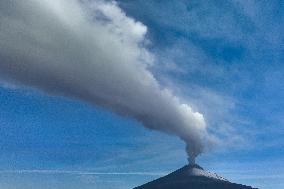 MEXICO-PUEBLA-VOLCANO-POPOCATEPETL-ERUPTION