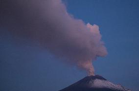 MEXICO-PUEBLA-VOLCANO-POPOCATEPETL-ERUPTION