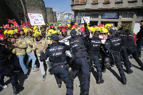 Firefighters Protest in Spain