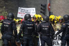 Firefighters Protest in Spain