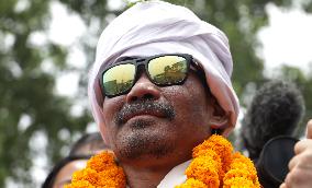 Double Amputee Gurkha Veteran Reaches Summit Of Mount Everest
