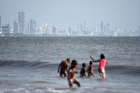 Daily Life In Mumbai