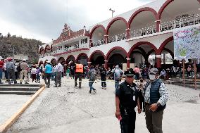 Population Of Santiago Xalitzitla Alert For Popocatepetl Activity In Mexico