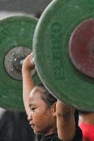 (SP)INDONESIA-BOGOR-WEIGHTLIFTING TRAINING-YOUNG AGE