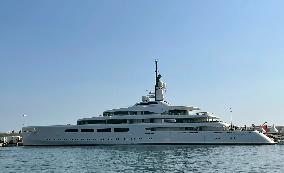 Leonardo DiCaprio's $150M Yacht - Antibes