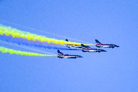 MALAYSIA-LANGKAWI-LIMA 2023-CHINA-AIR FORCE AEROBATICS TEAM-PERFORMANCE